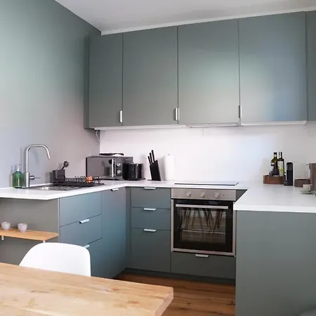 דירה Feel-good Oasis With Garden And Parking Space In *