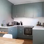 Апартаменти Feel-good Oasis With Garden And Parking Space In *