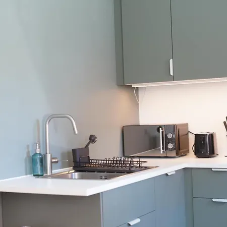 Feel-good Oasis With Garden And Parking Space In شقة *