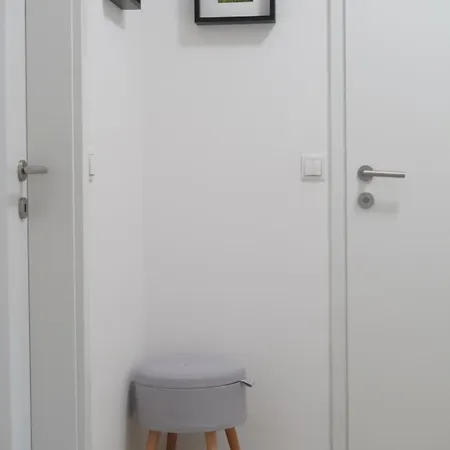 Feel-good Oasis With Garden And Parking Space In Грац