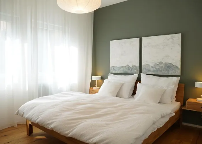 Апартаменты Feel-good Oasis With Garden And Parking Space In Грац